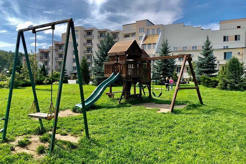 Восемь спортплощадок и футбольное поле, фото 3