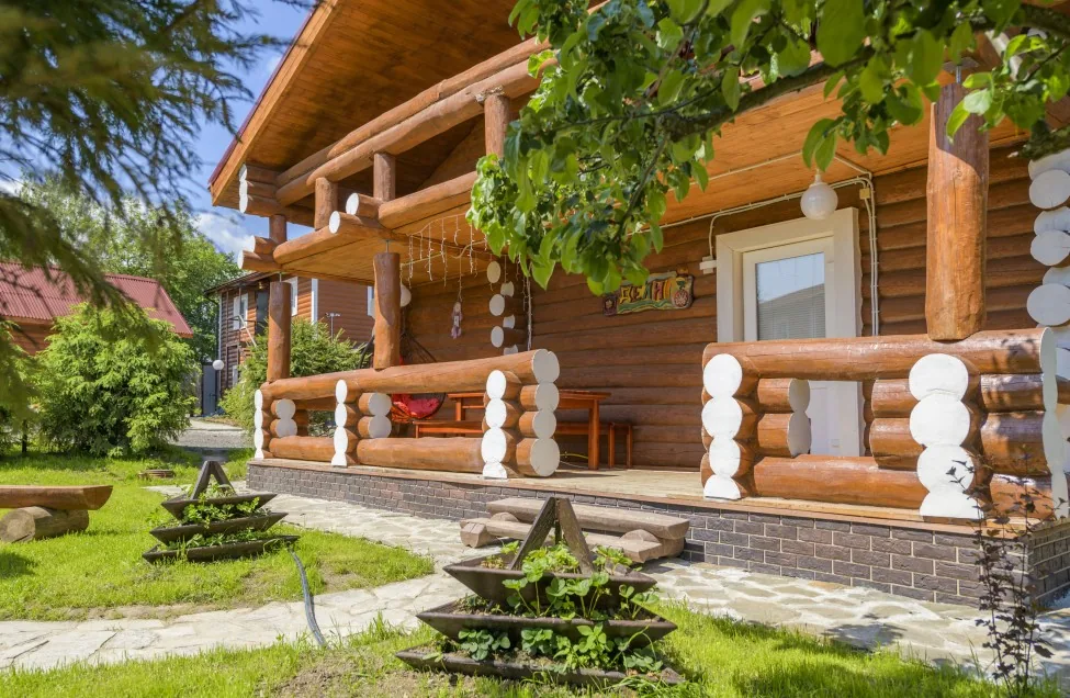 Восемь тематических кедровых домов, фото 2