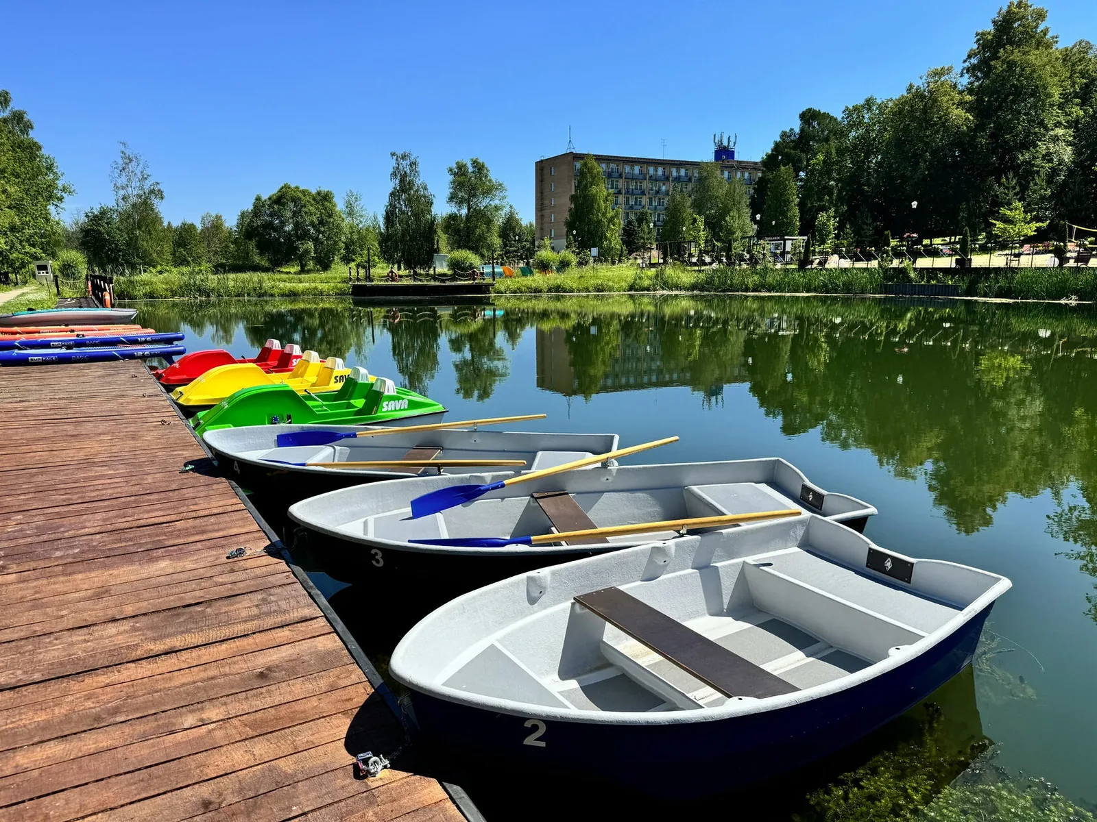 Tulip Inn Sofrino Park — Лодки и SUP